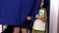 Greece referendum: Greeks in decisive vote over debt deal - BBC News