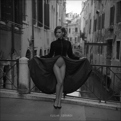 Ruslan Lobanov: Nudes In The City | MONOVISIONS