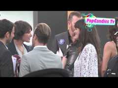 Scott Caan & Kacy Byxbee meet up with friends at Entourage Premiere in Westwood - YouTube